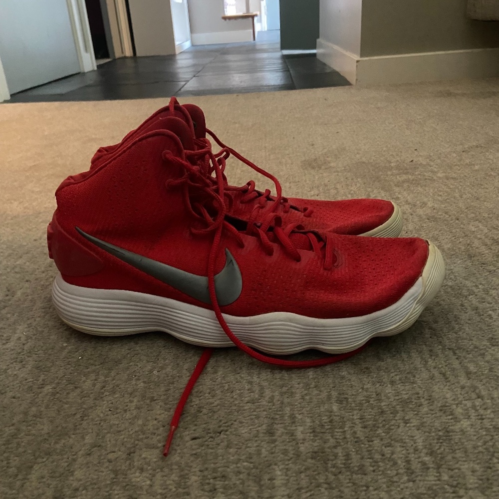 Red Hyper Dunks - image 1